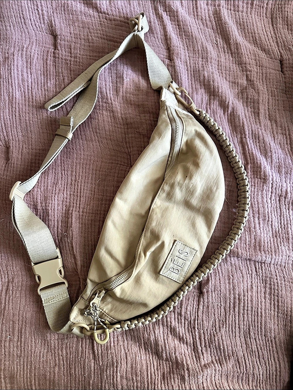 BEIS The Sport Pack Crossbody Bag in Cream